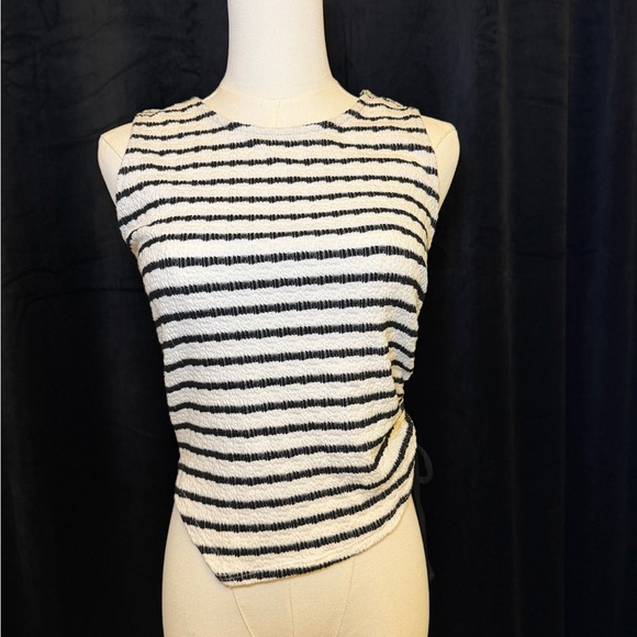 American Threads Tops - NWT - American Threads Women’s Sleeveless Top. Black/White Stripe. Size S